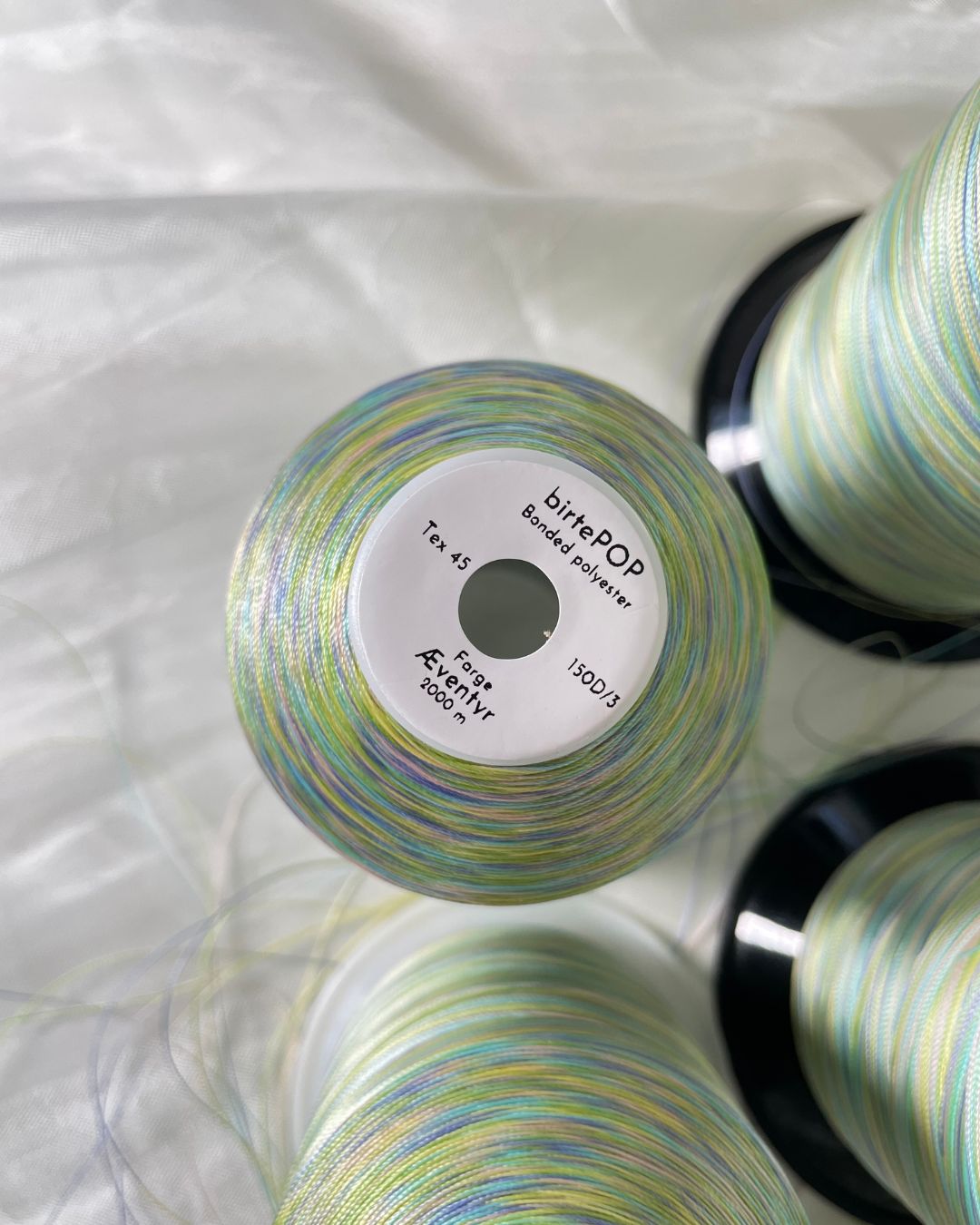 Solid color thread tex 45