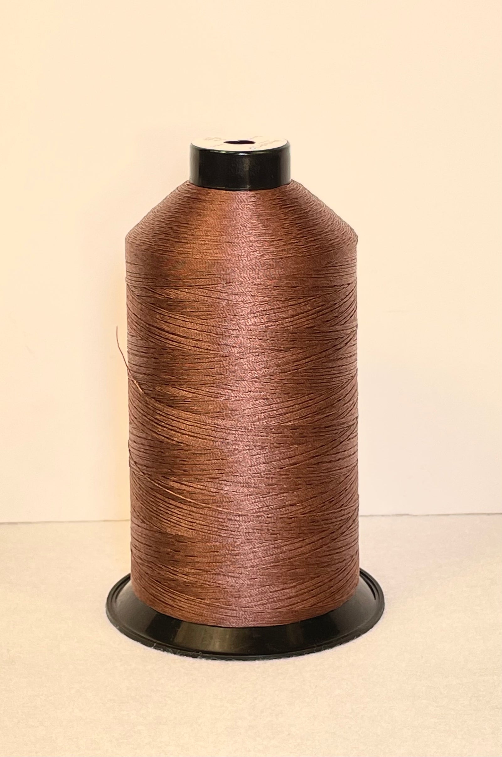 Ensfarget tråd tex 70