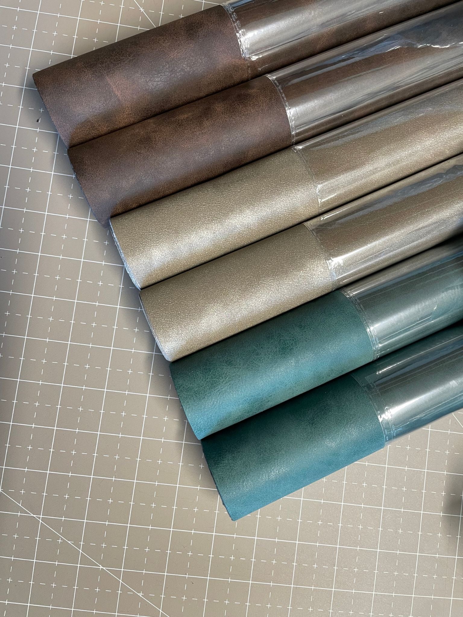 Special box - fabrics, lining and thread